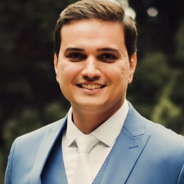 Antônio Zanin Junior, corretor de imóveis